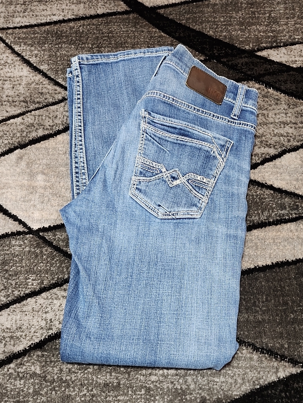 BKE JAKE EMBROIDERED DOUBLE BACK POCKETS STRAIGHT LEG DENIM JEAN